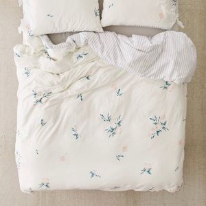 Duvet cover with matching shams